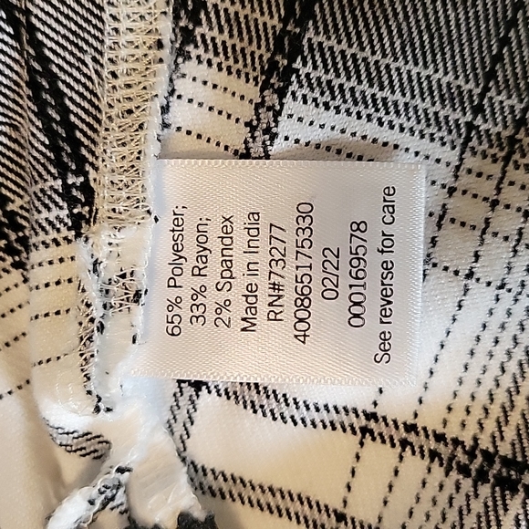 COPY - Black/white plaid skirt - Picture 5 of 6